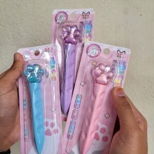Paw shape eraser
